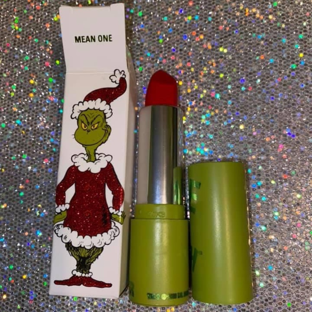 Kylie x Grinch lipstick